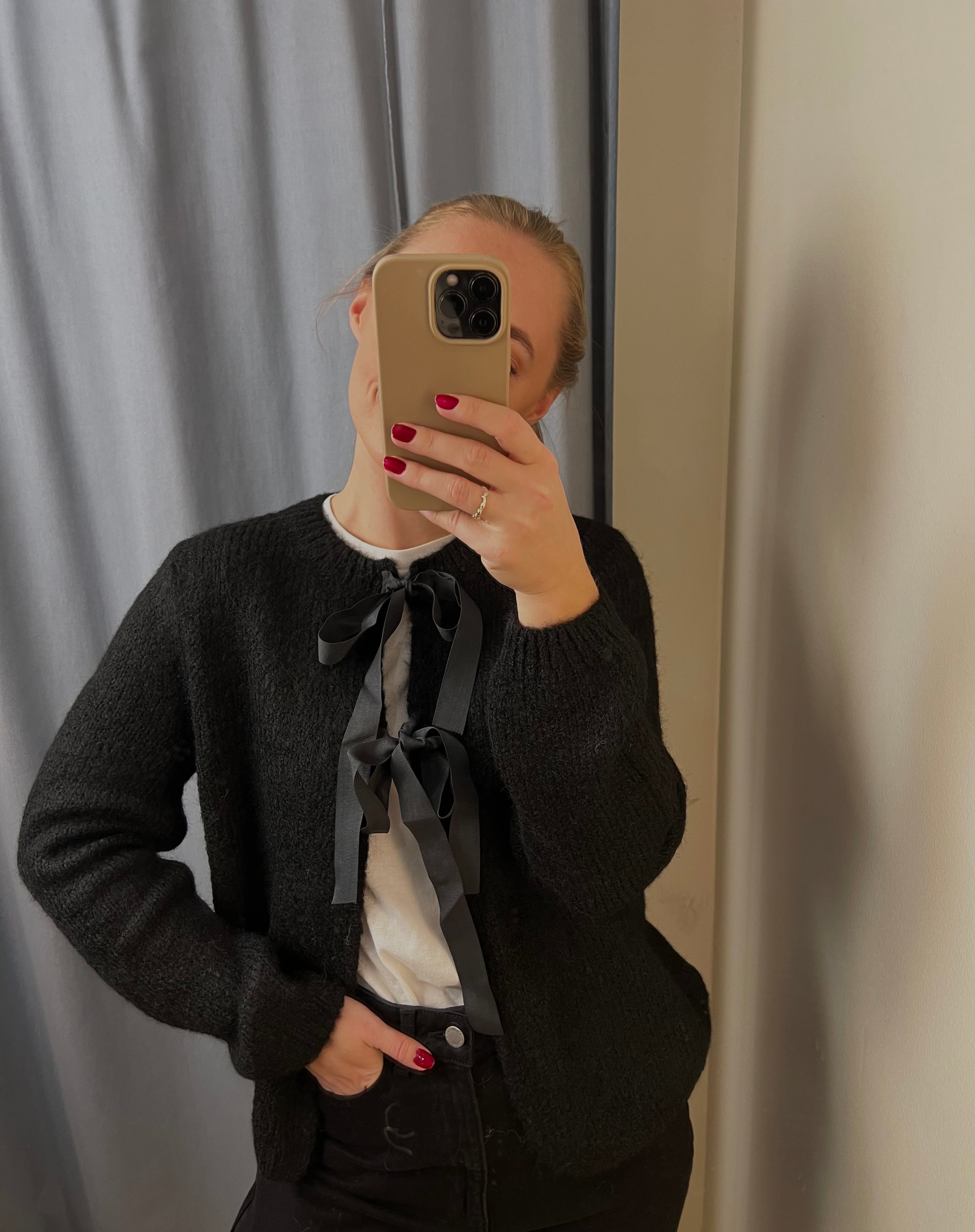 VIBOWS Knit Cardigan - Black